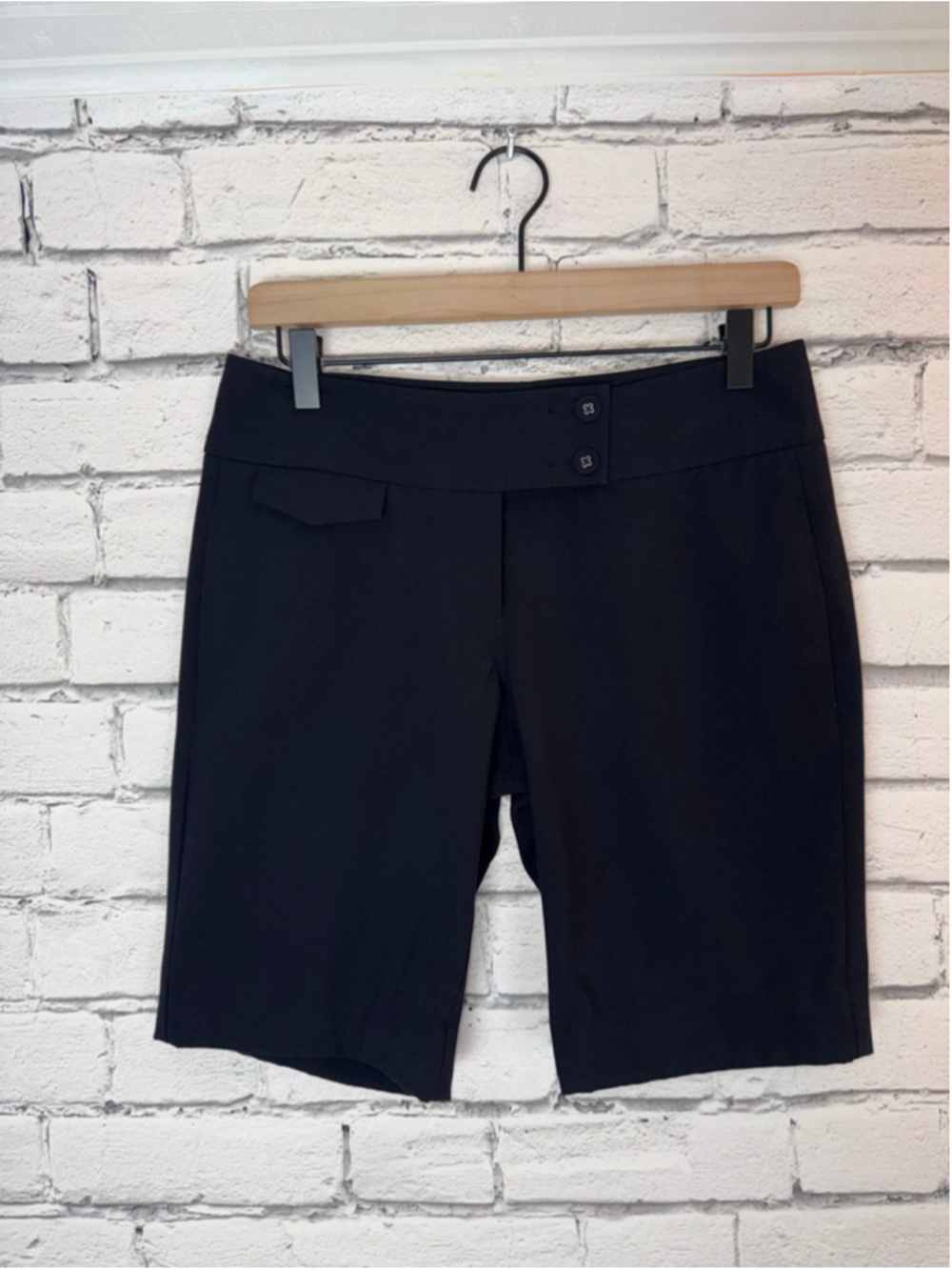 Women's Cabi Black Bermuda Shorts Size 2 Y2K Shorts 9in Inseam